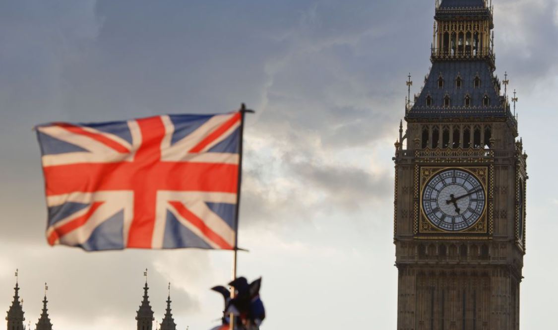 Росія "завалює" Британію американськими солодощами: як працює схема